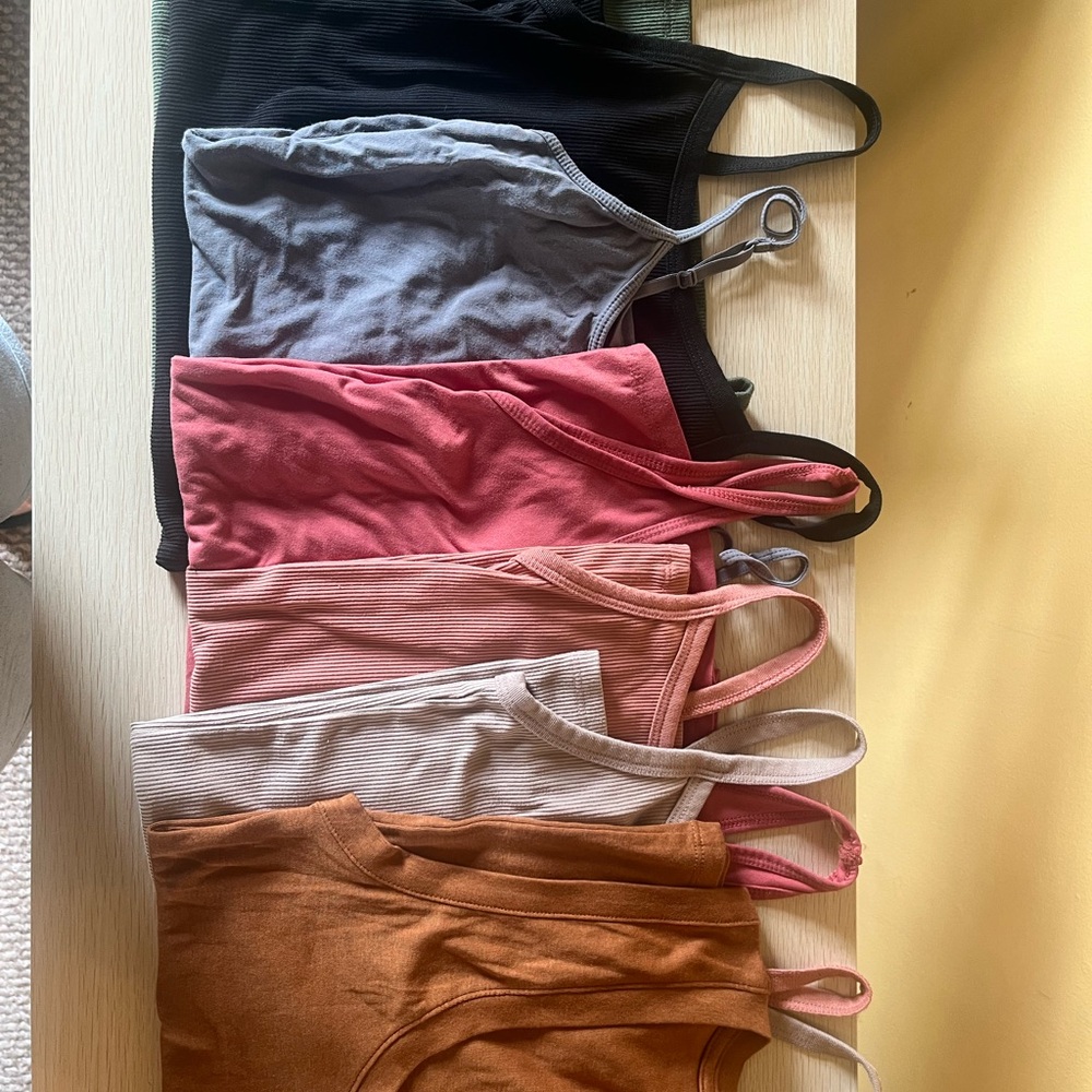 7 Women's Tank tops. Multiple colors. Size Xsmall.